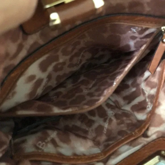 b. makowsky Rich Brown Leather Crossbody Bag - Picture 6 of 10